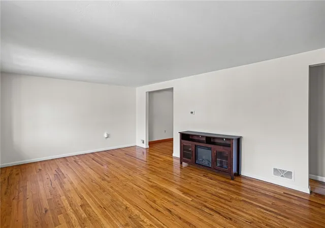 Photo 3 of Single family home for sale at 1150 Colgate Dr, Monroeville, PA 15146 | MLS# 1773741 | Listing updated on 2026-09-13