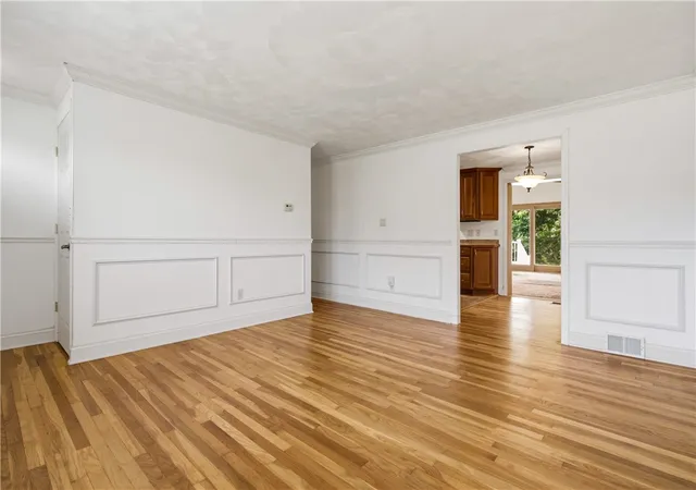 Photo 2 of Single family home for sale at 787 Lindsay Rd, Scott Twp, PA 15106 | MLS# 1773438 | Listing updated on 2026-09-09