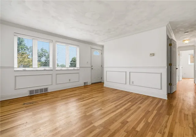 Photo 3 of Single family home for sale at 787 Lindsay Rd, Scott Twp, PA 15106 | MLS# 1773438 | Listing updated on 2026-09-09