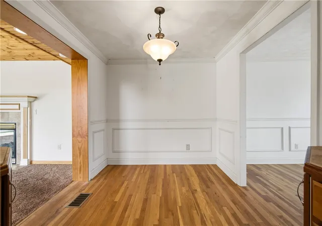 Photo 4 of Single family home for sale at 787 Lindsay Rd, Scott Twp, PA 15106 | MLS# 1773438 | Listing updated on 2026-09-09