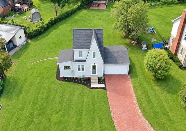 Photo 1 of Single family home for sale at 118 Clinton Ave, Lower Burrell, PA 15068 | MLS# 1773362 | Listing updated on 2026-09-16