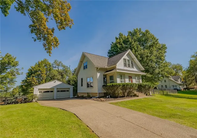 Photo 3 of Single family home for sale at 310 Almar Dr, Mc Candless, PA 15237 | MLS# 1773716 | Listing updated on 2026-09-12