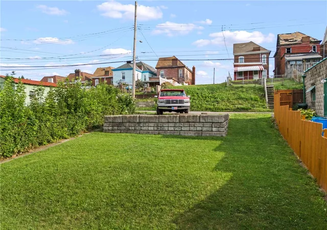 Photo 3 of Single family home for sale at 415 Alice St, Knoxville, PA 15210 | MLS# 1773750 | Listing updated on 2026-10-04
