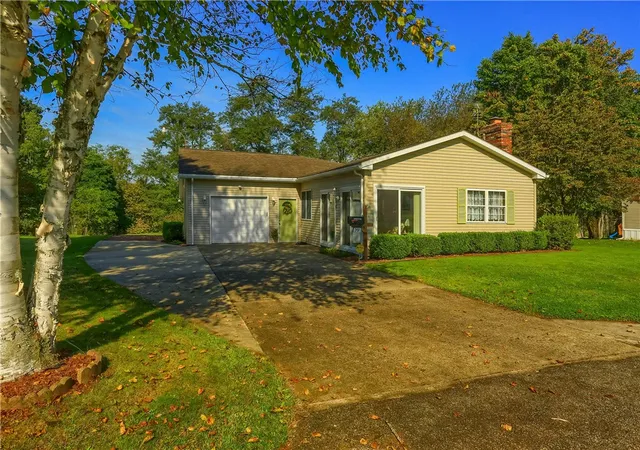 Photo 4 of Sale Pending at 207 Charlemont Ave, Taylor Twp, PA 16160 | MLS# 1773731 | Listing updated on 2026-10-01
