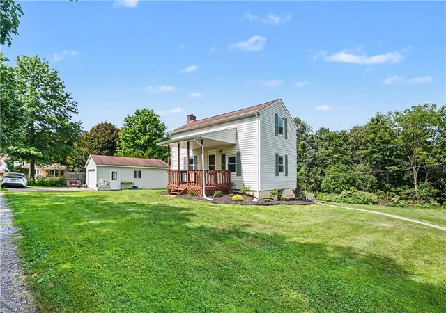 Photo 3 of Single family home for sale at 1478 Spring Run Rd Ext, Moon/crescent Twp, PA 15108 | MLS# 1773757 | Listing updated on 2026-09-12