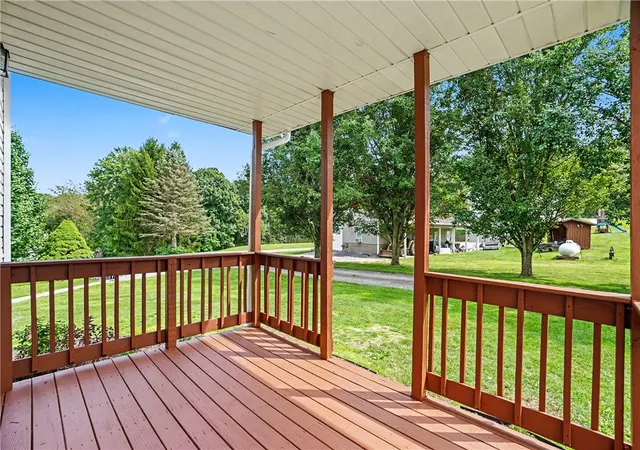 Photo 4 of Single family home for sale at 1478 Spring Run Rd Ext, Moon/crescent Twp, PA 15108 | MLS# 1773757 | Listing updated on 2026-09-12