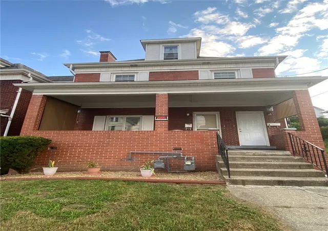 Photo 1 of Multi family home for sale at 522 Patton Ave, Jeannette, PA 15644 | MLS# 1773733 | Listing updated on 2026-09-10