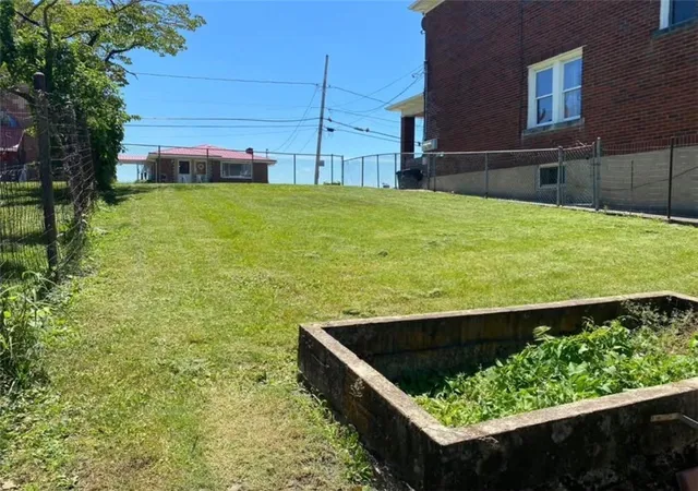 Photo 4 of House for sale at 522 Patton Ave, Jeannette, PA 15644 | MLS# 1773733 | Listing updated on 2026-09-10