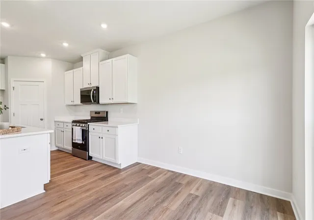 Photo 3 of Sale Pending at 393 Leslie Farms Dr, Connoquenessing Boro, PA 16033 | MLS# 1773776 | Listing updated on 2026-09-11