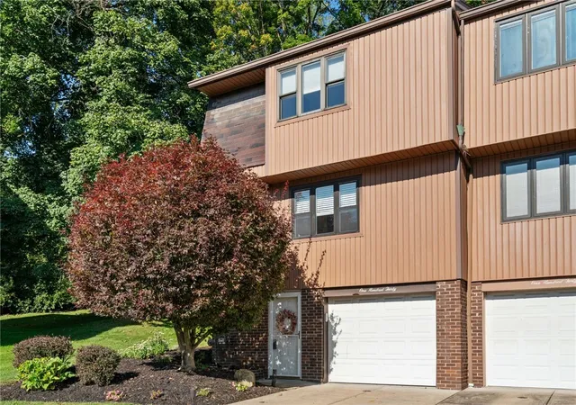 Photo 2 of Townhouse for sale at 130 Freedom Dr, Bridgeville, PA 15017 | MLS# 1773313 | Listing updated on 2026-09-12