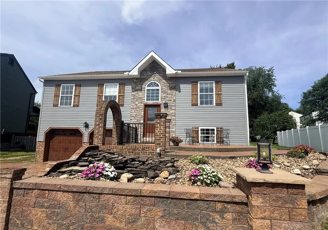 Photo 2 of Single family home for sale at 1360 Lucia Dr, Canonsburg, PA 15317 | MLS# 1773763 | Listing updated on 2026-09-13