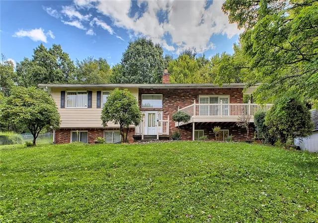 Photo 3 of Single family home for sale at 276 Coal Run Rd, Conemaugh/young Twps   Ind, PA 15725 | MLS# 1773770 | Listing updated on 2026-09-14