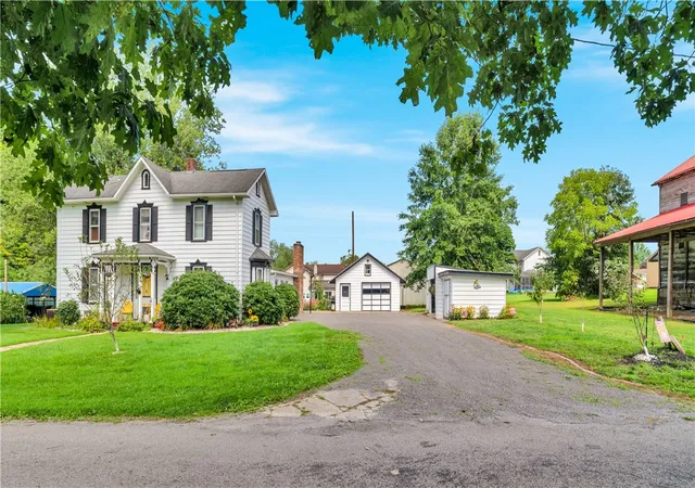 Photo 2 of Single family home for sale at 131 Ole Ml Dr, South Bend Twp, PA 15774 | MLS# 1773487 | Listing updated on 2026-09-25