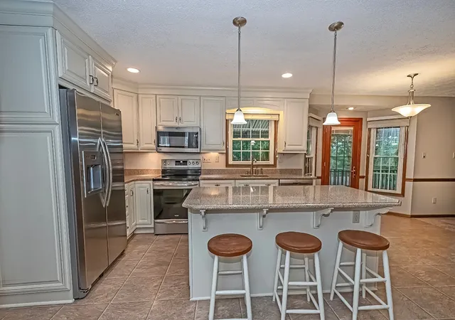 Photo 2 of Single family home for sale at 118 Bluestone Dr, Bethel Park, PA 15102 | MLS# 1773786 | Listing updated on 2026-09-10