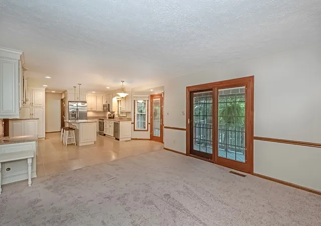 Photo 3 of Single family home for sale at 118 Bluestone Dr, Bethel Park, PA 15102 | MLS# 1773786 | Listing updated on 2026-09-10