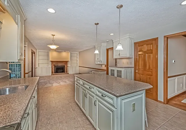 Photo 4 of Single family home for sale at 118 Bluestone Dr, Bethel Park, PA 15102 | MLS# 1773786 | Listing updated on 2026-09-10