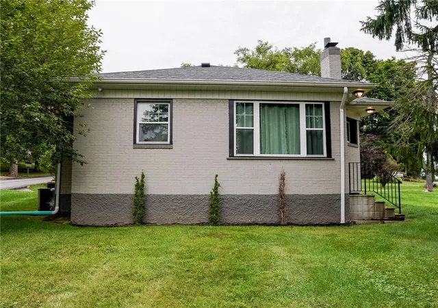 Photo 3 of Single family home for sale at 3855 Mount Royal Blvd, Hampton, PA 15101 | MLS# 1773630 | Listing updated on 2026-09-12