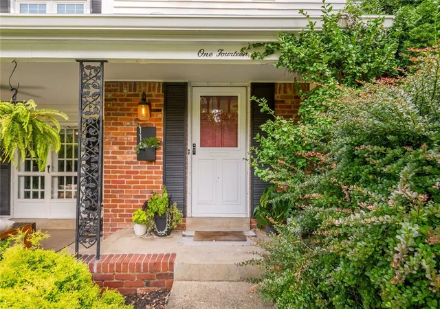 Photo 2 of Single family home for sale at 114 Surrey Ln, Upper St Clair, PA 15241 | MLS# 1773777 | Listing updated on 2026-09-17