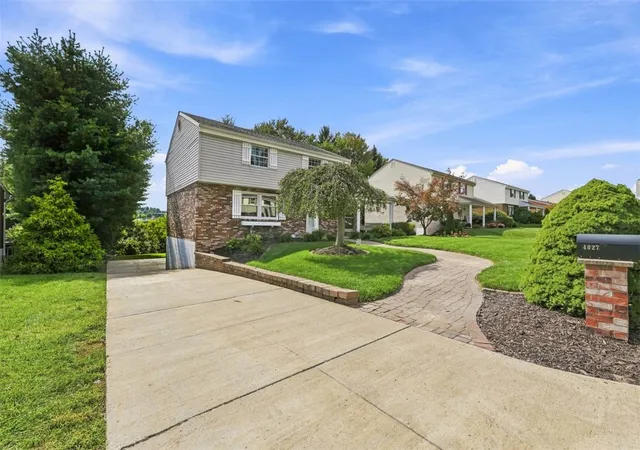 Photo 3 of Single family home for sale at 4027 Crabapple Dr, Kennedy Twp, PA 15136 | MLS# 1773616 | Listing updated on 2026-09-15