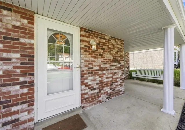 Photo 3 of Single family home for sale at 4027 Crabapple Dr, Kennedy Twp, PA 15136 | MLS# 1773616 | Listing updated on 2026-09-15
