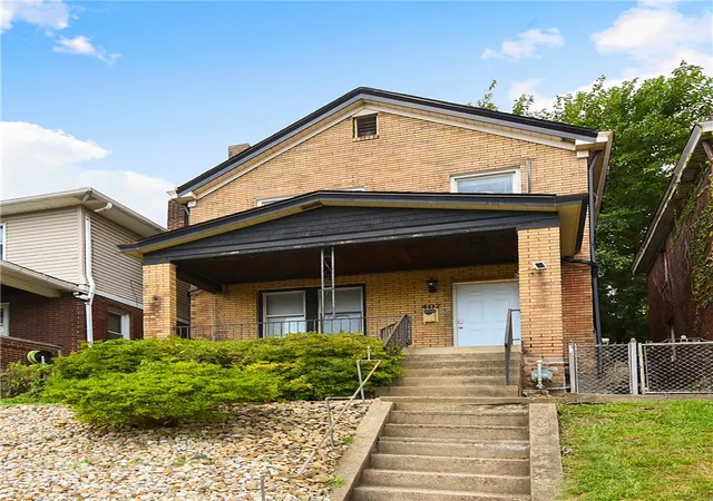 Photo 2 of Single family home for sale at 407 Ruxton, Mt Washington, PA 15211 | MLS# 1773782 | Listing updated on 2026-09-12