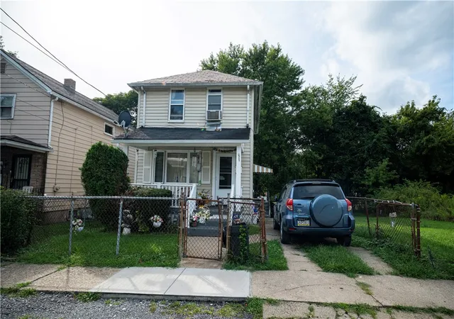 Photo 1 of Single family home for sale at 313 Spaulding St, Aliquippa, PA 15001 | MLS# 1773789 | Listing updated on 2026-09-10