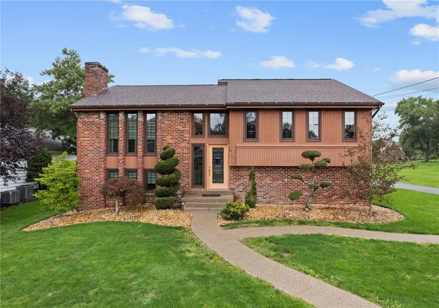 Photo 2 of Single family home for sale at 114 Kuchinic St, Peters Twp, PA 15367 | MLS# 1773371 | Listing updated on 2026-09-14