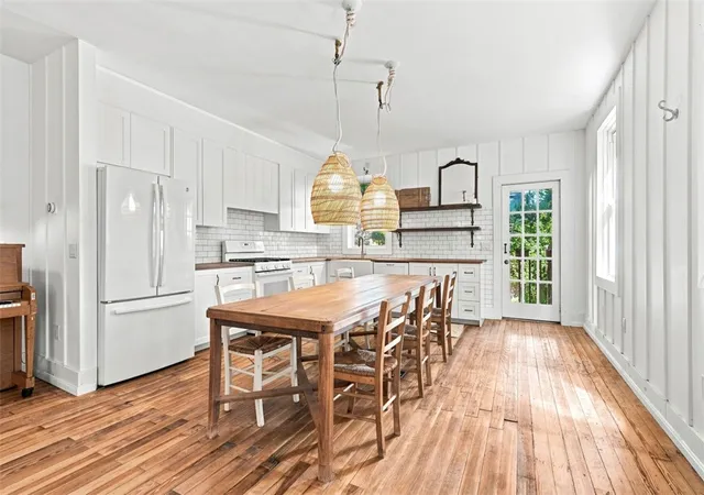 Photo 3 of Single family home for sale at 122 Lincoln Ave, Edgewood, PA 15218 | MLS# 1773589 | Listing updated on 2026-09-19