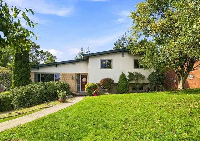 Photo 1 of Single family home for sale at 1320 Knollwood Dr, Monroeville, PA 15146 | MLS# 1773804 | Listing updated on 2026-09-14