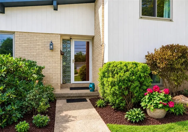 Photo 2 of Single family home for sale at 1320 Knollwood Dr, Monroeville, PA 15146 | MLS# 1773804 | Listing updated on 2026-09-14