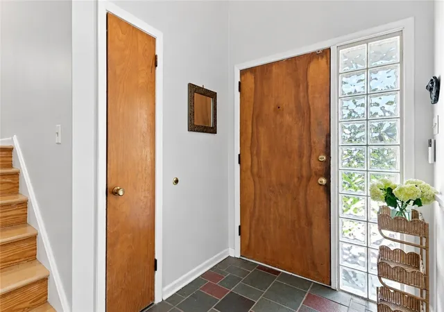 Photo 3 of Single family home for sale at 1320 Knollwood Dr, Monroeville, PA 15146 | MLS# 1773804 | Listing updated on 2026-09-14