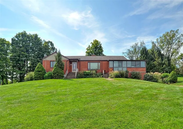 Single family home for sale at 105 Dickey Dr, Peters Twp, PA 15317 | MLS# 1773811