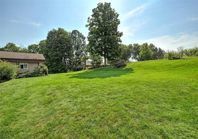 Photo 3 of Single family home for sale at 105 Dickey Dr, Peters Twp, PA 15317 | MLS# 1773811 | Listing updated on 2026-10-07