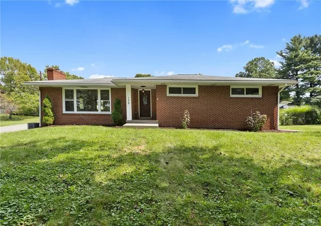 Photo 1 of Single family home for sale at 138 W Sunbury Rd, Center Twp, PA 16001 | MLS# 1773794 | Listing updated on 2026-09-10