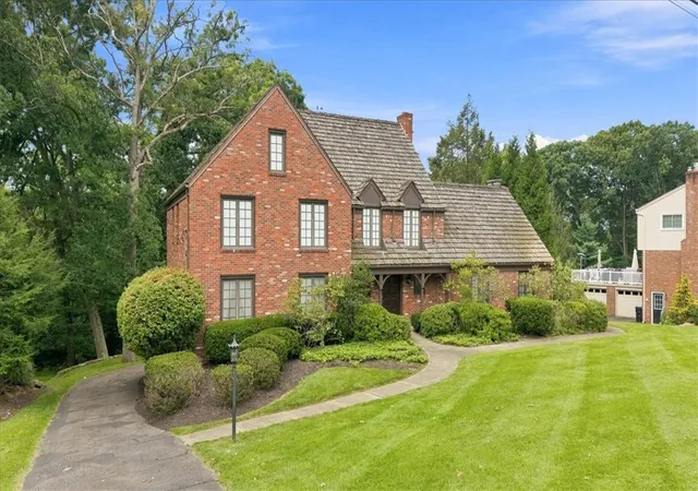 Photo 2 of Single family home for sale at 1048 Ctr Oak Dr, Mc Candless, PA 15237 | MLS# 1773755 | Listing updated on 2026-09-13