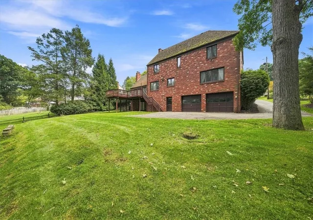Photo 3 of Single family home for sale at 1048 Ctr Oak Dr, Mc Candless, PA 15237 | MLS# 1773755 | Listing updated on 2026-09-13
