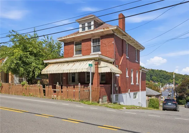 Photo 3 of Single family home for sale at 1300 Pine Holw Rd, Stowe Twp, PA 15136 | MLS# 1773714 | Listing updated on 2026-09-10