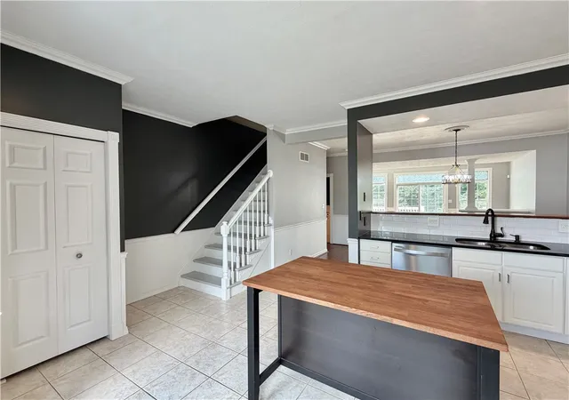 Photo 3 of Townhouse for sale at 702 Beech St, Richland, PA 15044 | MLS# 1773805 | Listing updated on 2026-09-11