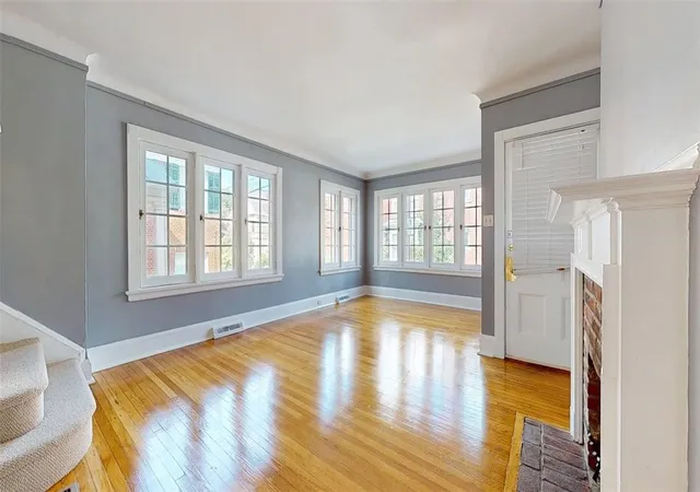 Photo 3 of Townhouse for sale at 930 Bellefonte St, Shadyside, PA 15232 | MLS# 1773821 | Listing updated on 2026-09-12