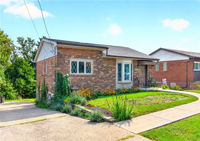 Photo 2 of Single family home for sale at 2608 Old Elizabeth Rd, West Mifflin, PA 15122 | MLS# 1773363 | Listing updated on 2026-09-10