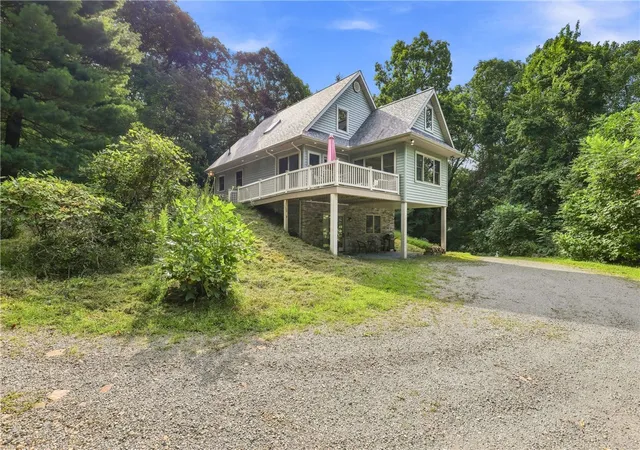 Photo 3 of Single family home for sale at 192 Rocky Ridge Rd, Saltlick Twp, PA 15622 | MLS# 1773814 | Listing updated on 2026-09-13