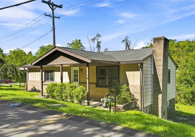 Photo 1 of Single family home for sale at 1631 N Weirich Ave, Canton Twp, PA 15301 | MLS# 1773684 | Listing updated on 2026-10-05