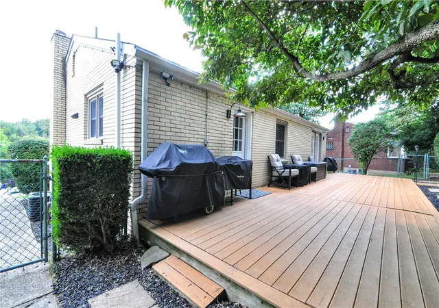 Photo 4 of Single family home for sale at 245 Revo Rd, Baldwin Boro, PA 15236 | MLS# 1773721 | Listing updated on 2026-10-06