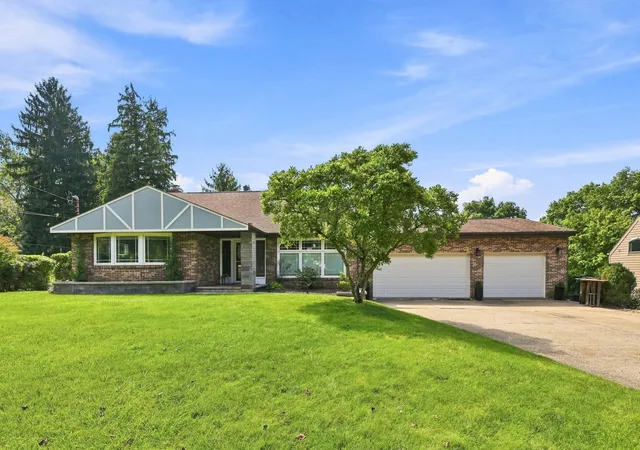 Photo 2 of Single family home for sale at 1179 Harvard Rd, Thornburg, PA 15205 | MLS# 1773840 | Listing updated on 2026-09-13