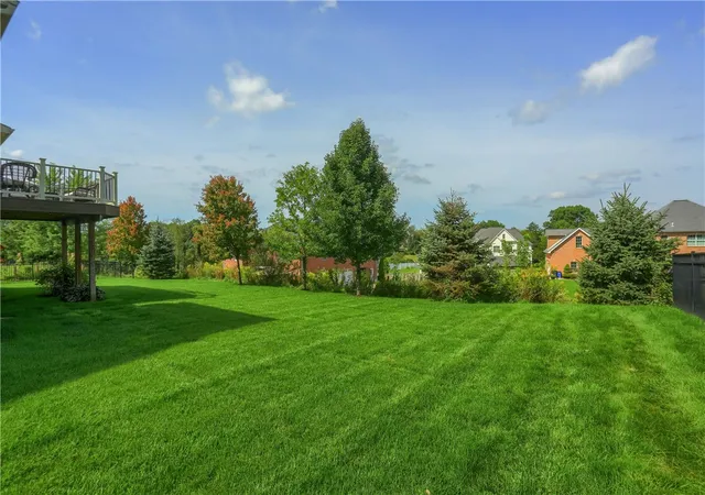 Photo 3 of Single family home for sale at 353 Park Edge Dr, Findlay Twp, PA 15026 | MLS# 1773795 | Listing updated on 2026-09-14