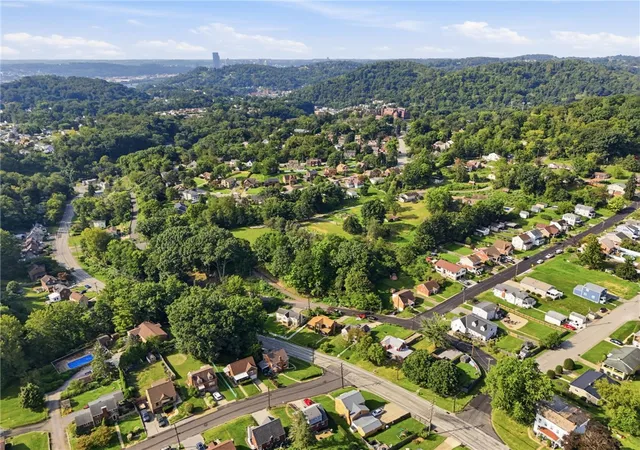Photo 26 of Single family home for sale at 241 Soose Rd, Shaler, PA 15209 | MLS# 1773844 | Listing updated on 2026-09-11