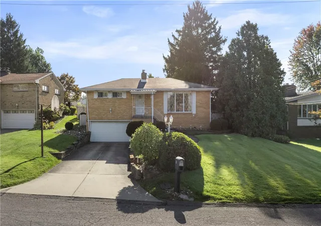 Photo 1 of Single family home for sale at 211 Halsey Dr, Mc Keesport, PA 15132 | MLS# 1773846 | Listing updated on 2026-10-13