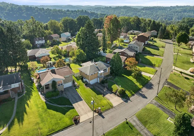 Photo 2 of Single family home for sale at 211 Halsey Dr, Mc Keesport, PA 15132 | MLS# 1773846 | Listing updated on 2026-09-13