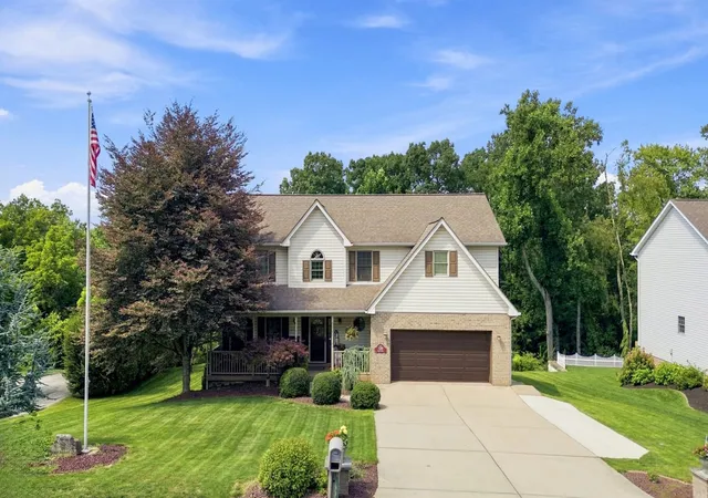 Photo 1 of Single family home for sale at 1089 Redoak Dr, Penn Twp, PA 15636 | MLS# 1773848 | Listing updated on 2026-09-14