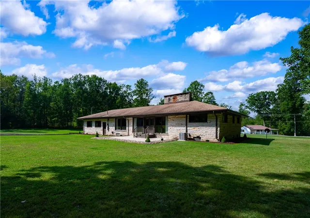 Photo 4 of Sale Pending at 680 N Stone Base Rd, E Lackawannock Twp, PA 16137 | MLS# 1773827 | Listing updated on 2026-09-12